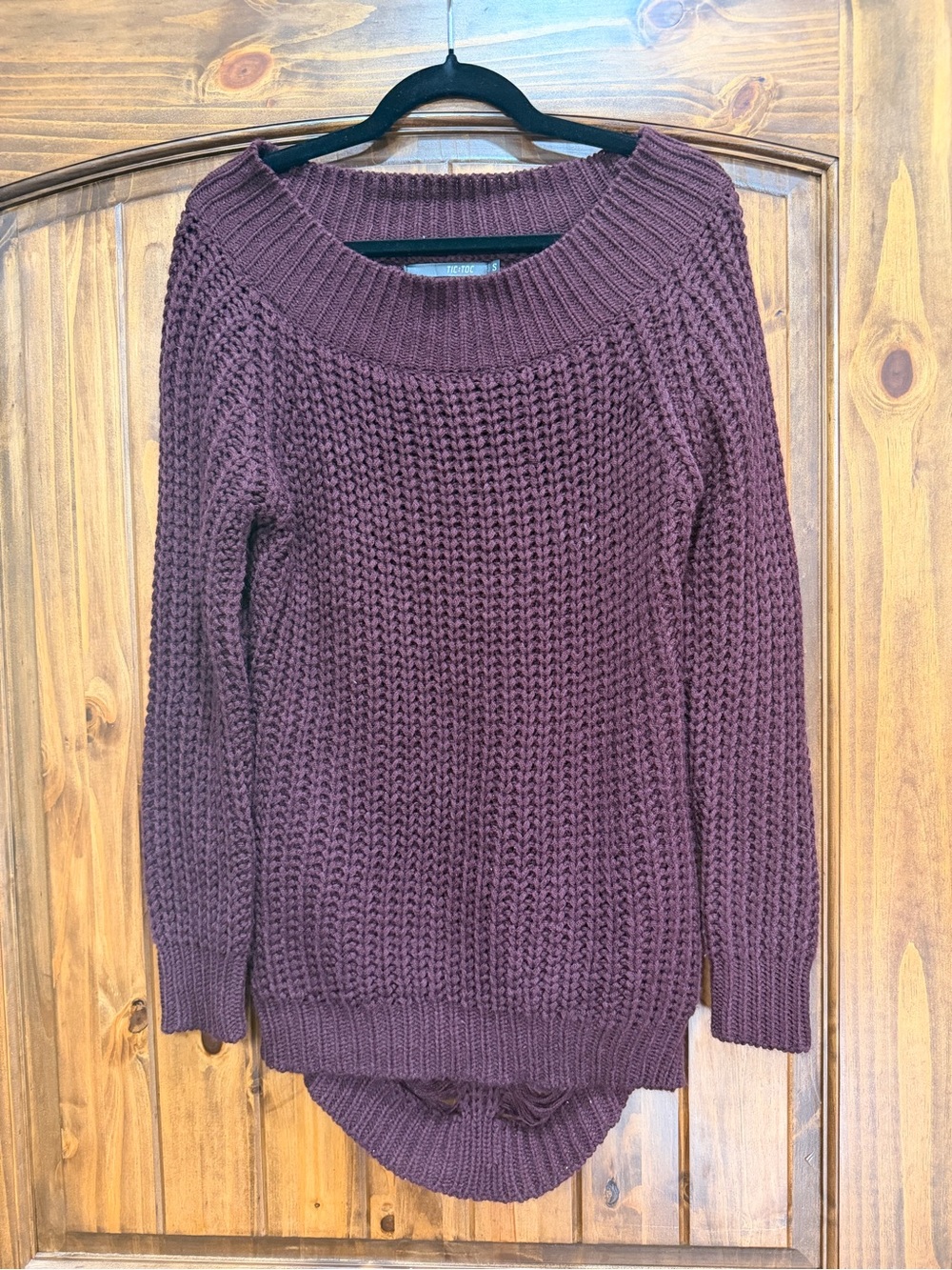 Women’s Off-the-Shoulder Chunky Knit Sweater - Plum